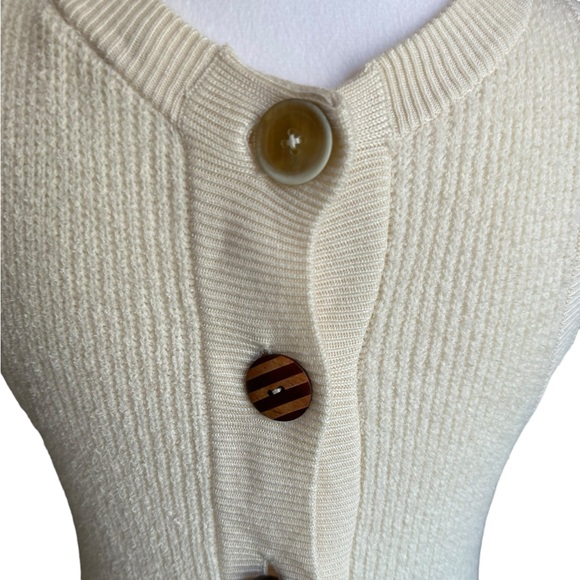 Moth by Anthropologie Cream Button Up Back Knit Sleeveless Top Size XS - Picture 10 of 17